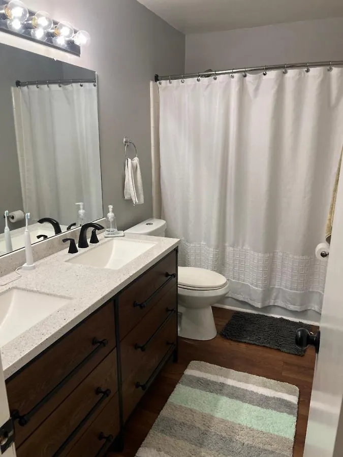 Large Bedroom With 2 Queen Bed - Not Entire Place Charlotte Homestay